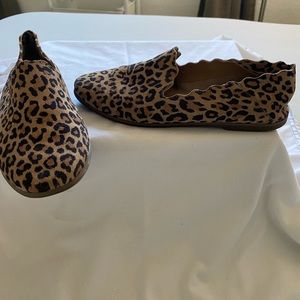 Lucky Brand scallop leopard print loafers